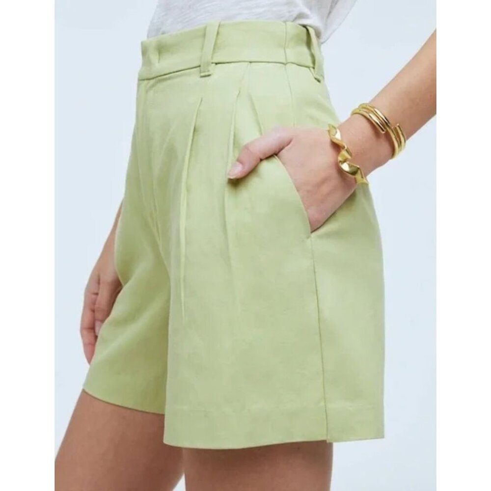 MADEWELL the harlow short in drapey twill in pale lemongrass size 8